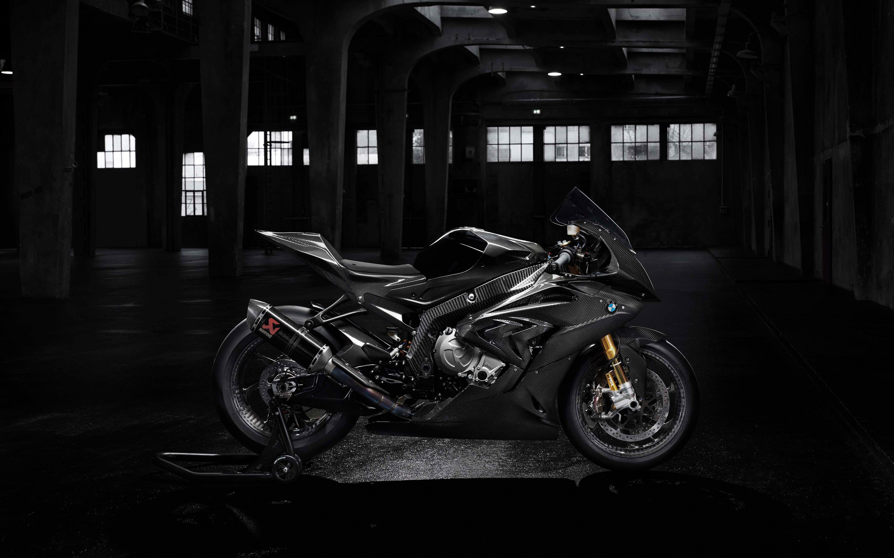 2018 BMW HP4 Race3069717432